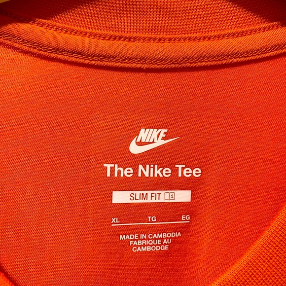 Nike Cropped Tee - Picture 2 of 2